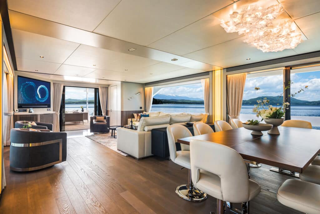 Horizon Yachts FD110 Trideck interior