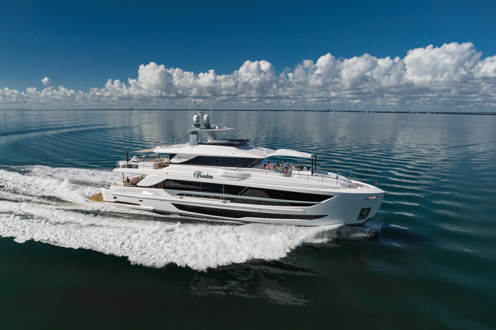 Horizon Yachts FD110 Trideck