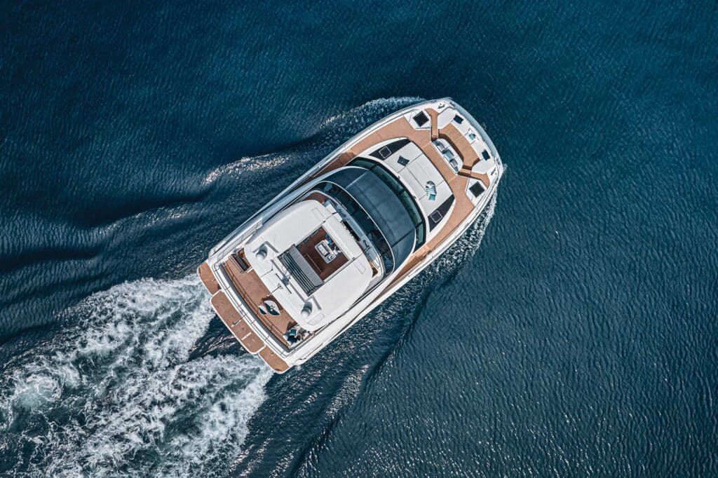 Prestige Yachts M8