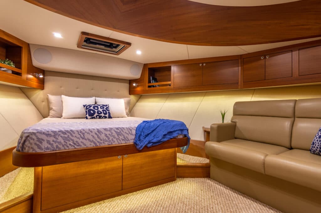 Palm Beach Motor Yachts 65