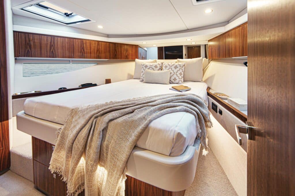 Riviera 46 Sports Motor Yacht