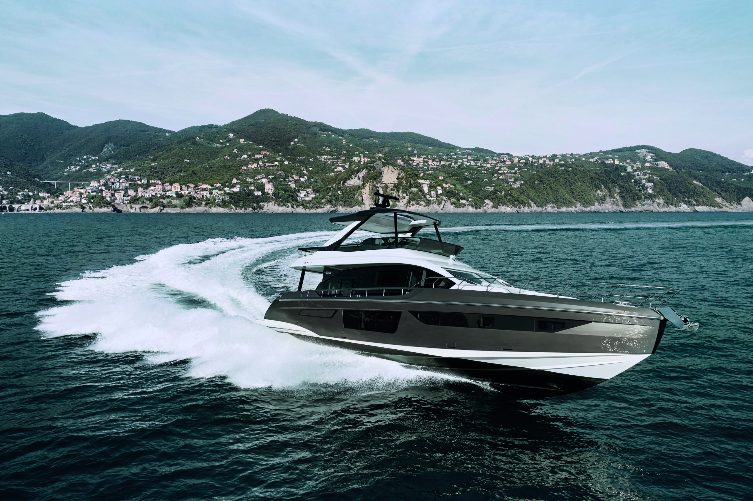 Discover the Azimut Fly 68