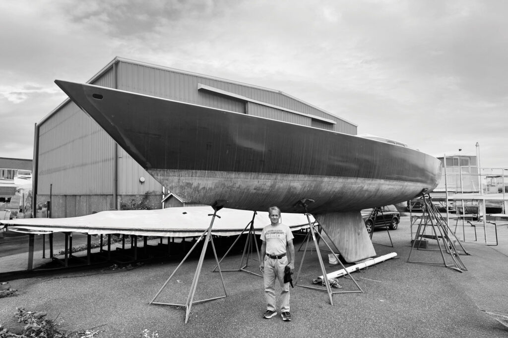 42-foot sailboat Improbable