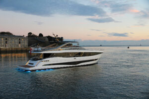 Princess Yachts Y95