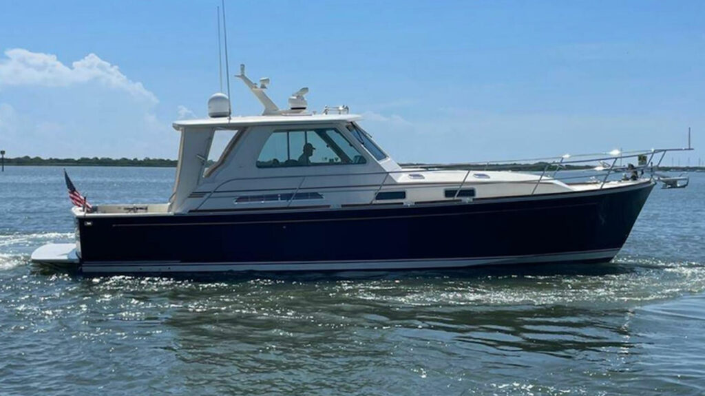 Sabre Yachts 42 Hard Top Express