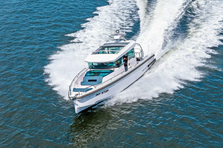 Axopar 37 XC Cross Cabin