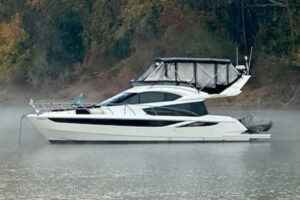 Galeon 420 Fly Bone Voyage