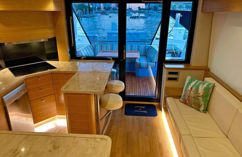 Outer Reef 620 Trident Oasis