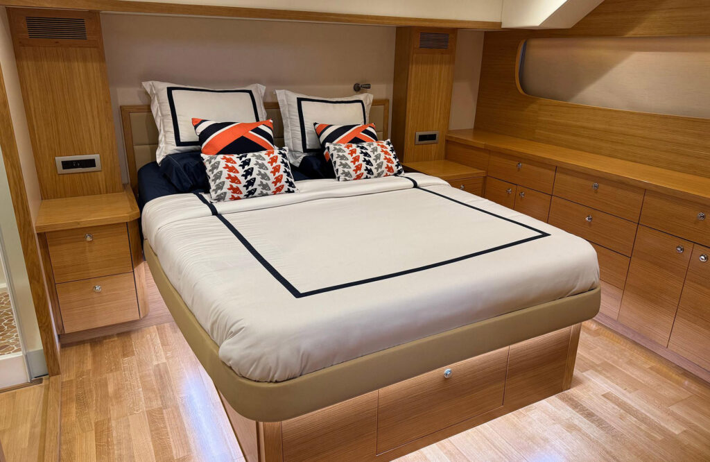 Outer Reef 620 Trident Oasis