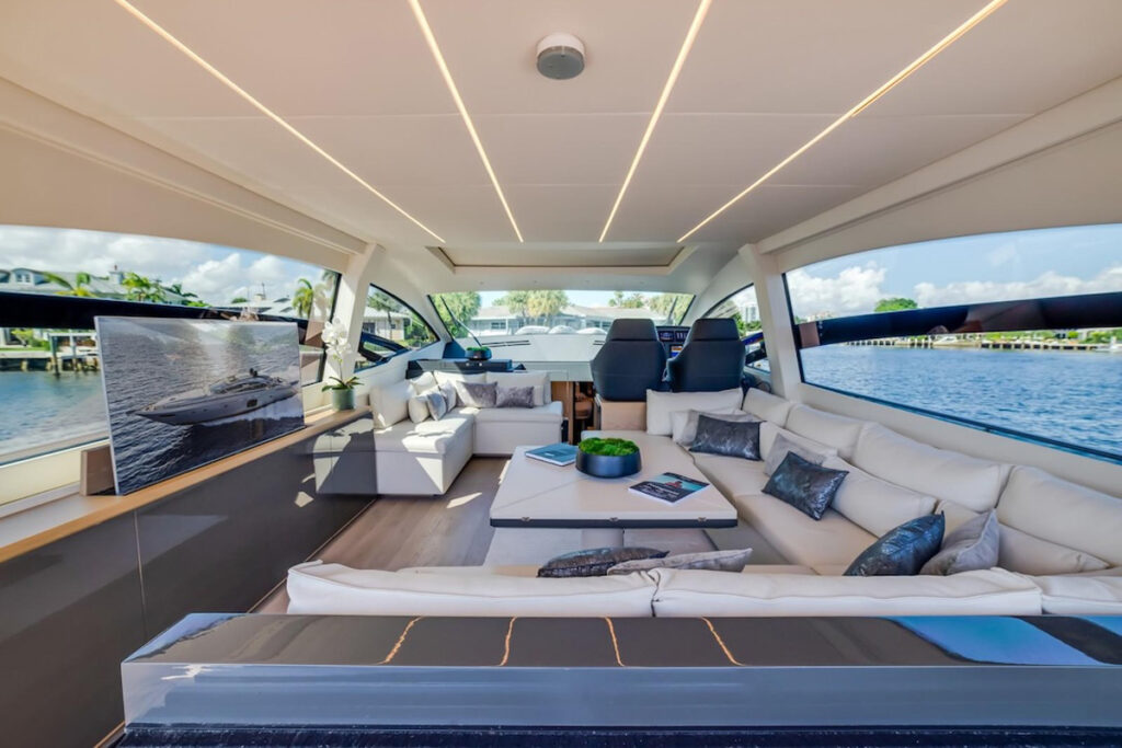 Pershing 70 Argo
