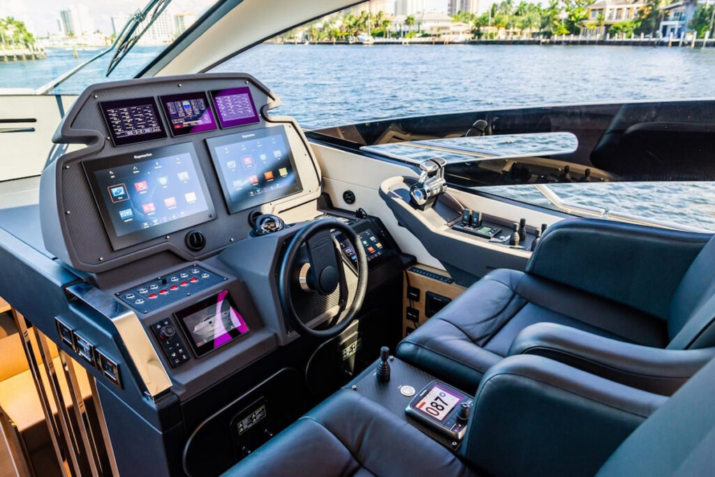 Pershing 70 Argo