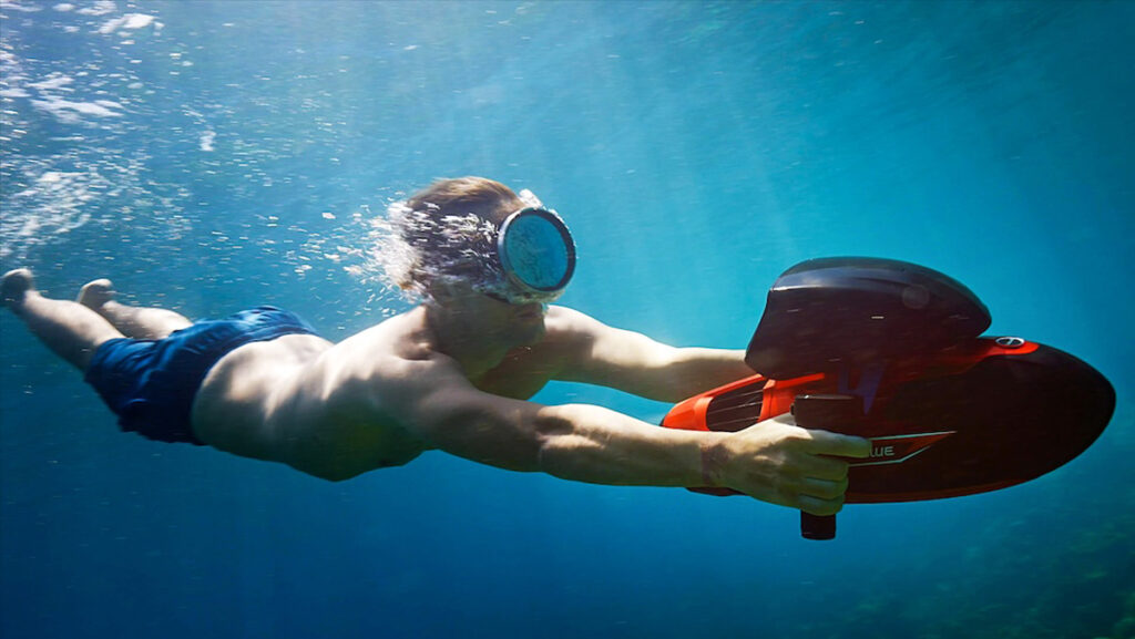 Sublue's Vapor Underwater Scooter