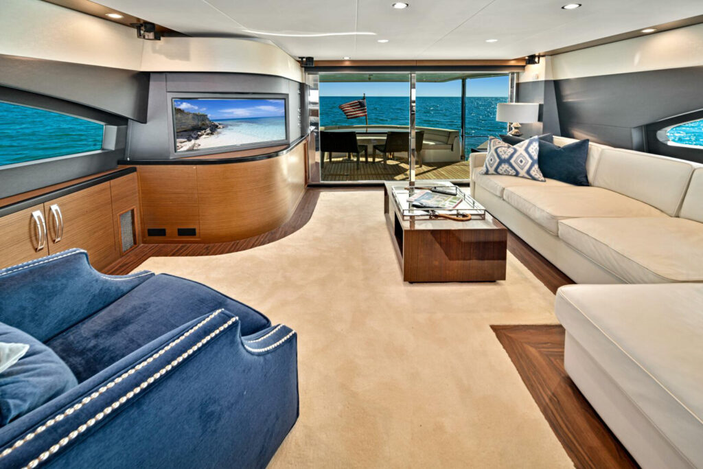 Hatteras 60 West