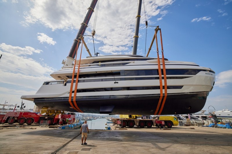 Extra Yachts X96 Triplex