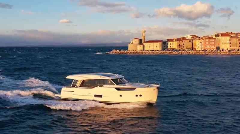 Greenline 48 Coupe