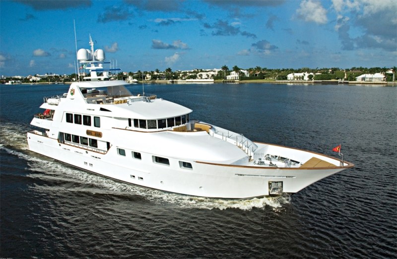 Trinity Yachts 142: Big Zip Trinity Yachts 142: Big Zip