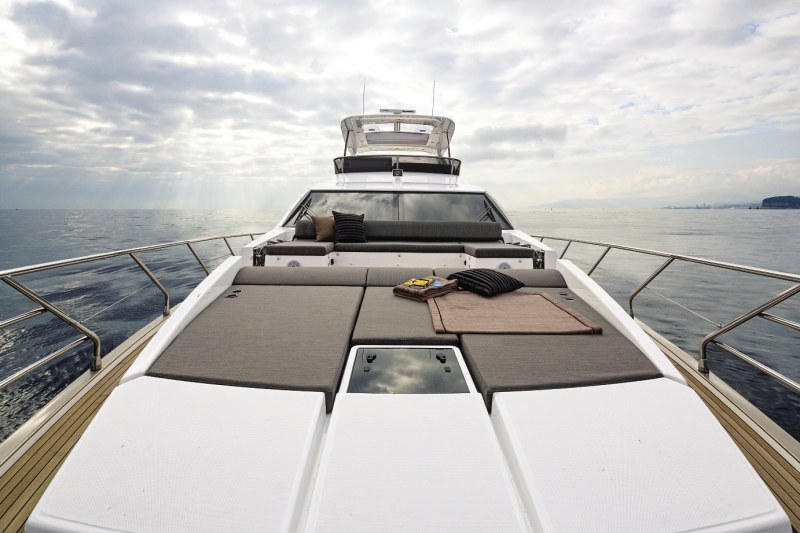Azimut 66