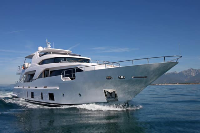 Benetti Delfino 93