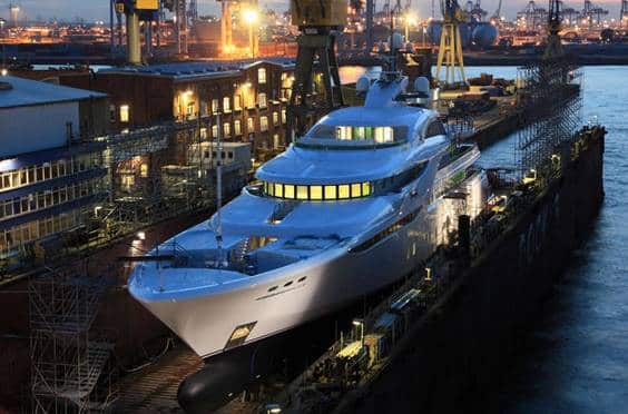 269-foot Blohm and Voss superyacht Graceful Blohm + Voss has launched the 269-foot Graceful.