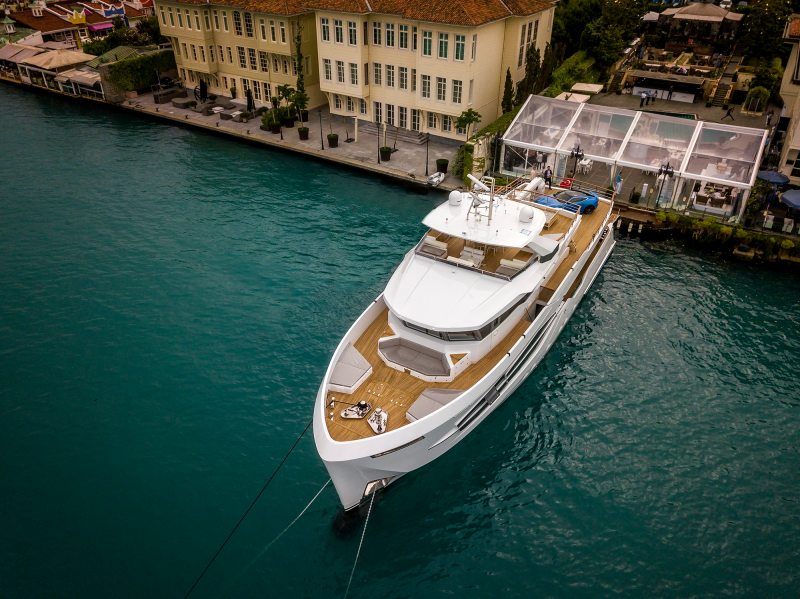 Numarine 32XP, Explorer, Superyacht