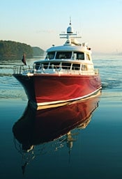 The bridge-deck saloon is a sensual feast; /Wombat’s/ handling is responsive,<br/>
comfortable and dry. The bridge-deck saloon is a sensual feast; Wombat's handling is responsive, comfortable and dry.