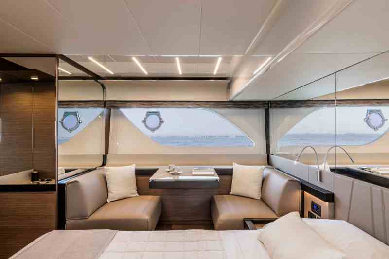Ferretti 550 Yacht