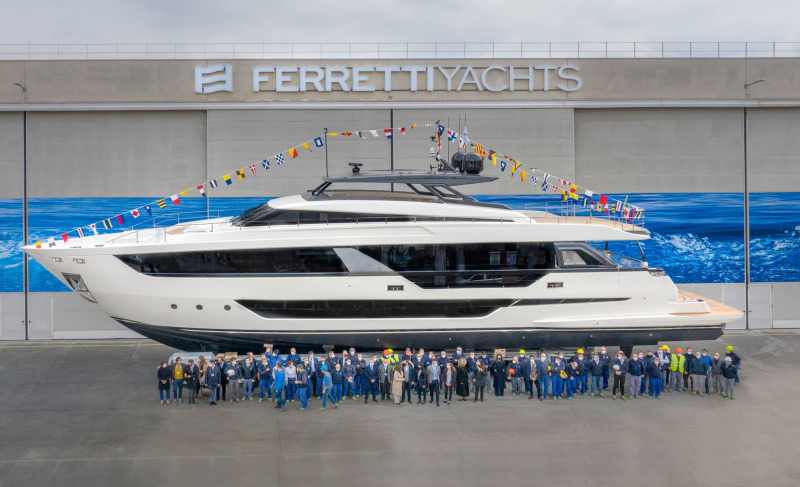Ferretti Yachts 1000