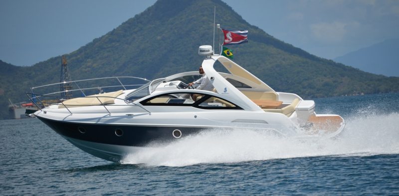 Beneteau Gran Turismo 35 The Gran Turismo 35 is one of the powerboat models Beneteau builds in Brazil.