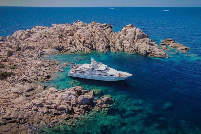 130-foot Heesen Lionshare