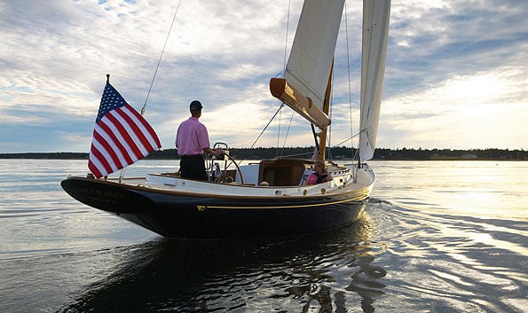 Hinckley Daysailer 42 Hinckley Daysailer 42