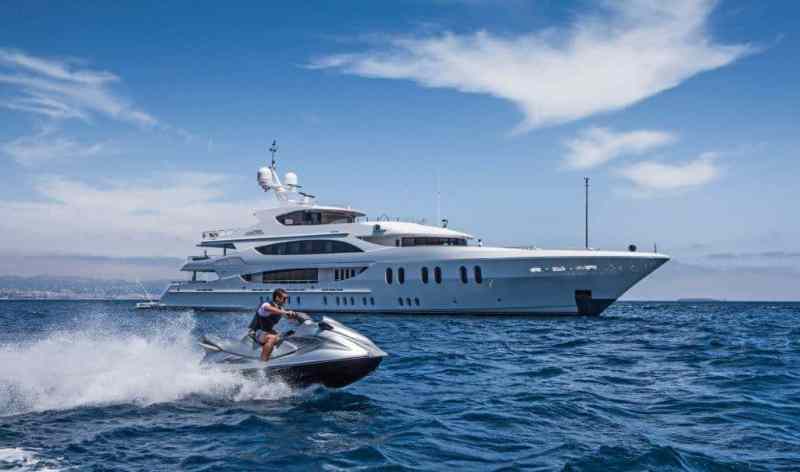 187-foot Trinity yacht Lady Linda The 187-foot Trinity Lady Linda was the subject of the book "Grand Ambition." She was built for Doug and Linda Von Allman, who have owned several other superyachts by the same name over the years.