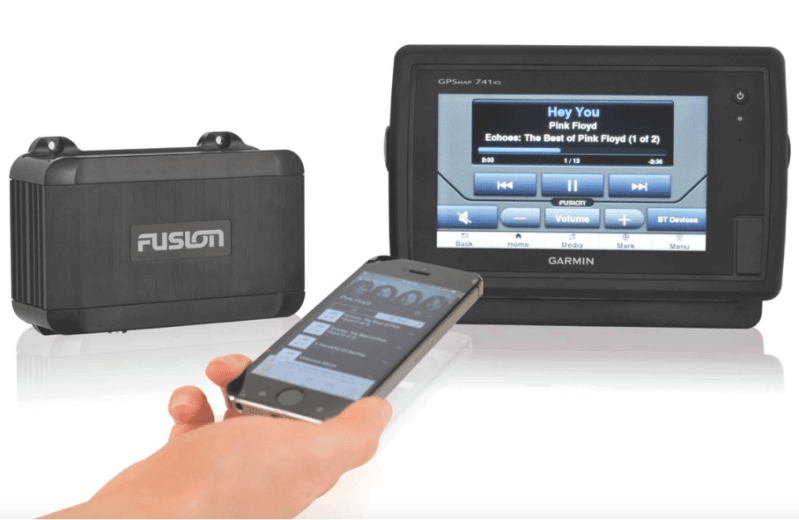 MS-BB100 The new marine stereo by Fusion connects devices for a big-system experience.