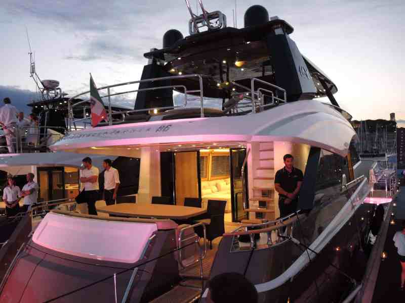 Monte Carlo Yachts 86