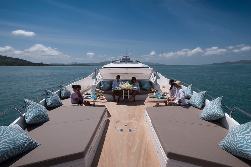 Numarine 105HT, Numarine Yachts, Express Cruiser, Flybridge