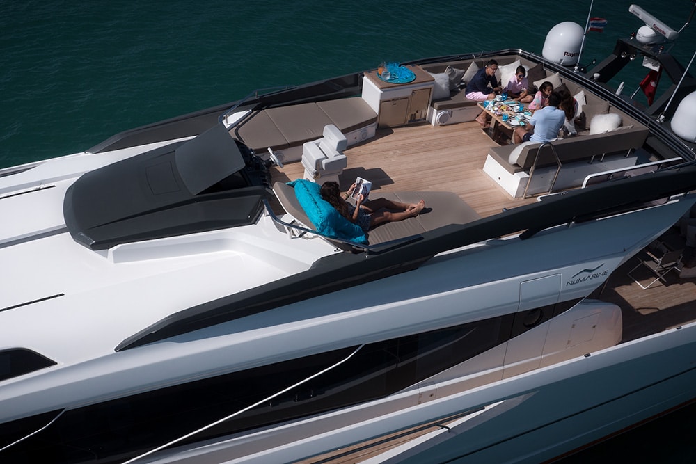 Numarine 105HT, Numarine Yachts, Express Cruiser, Flybridge