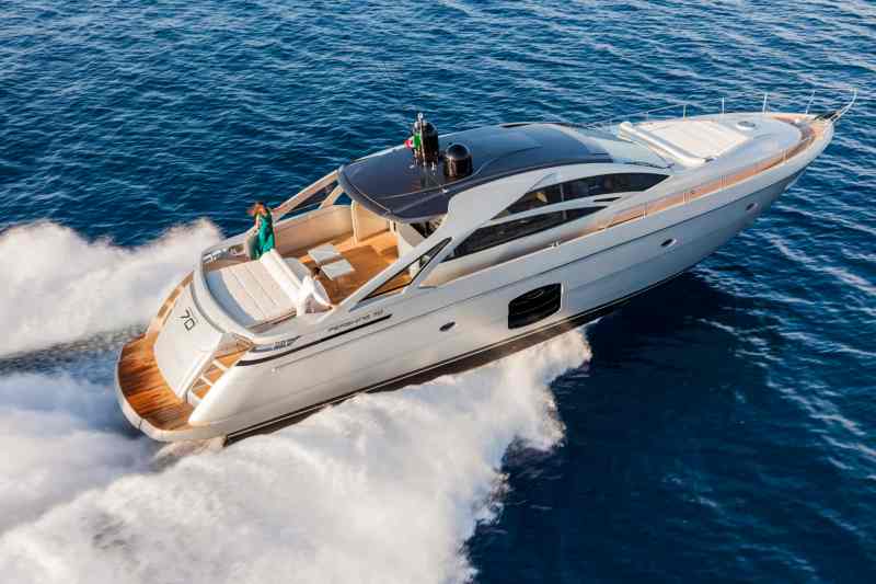 Pershing 70 Yacht