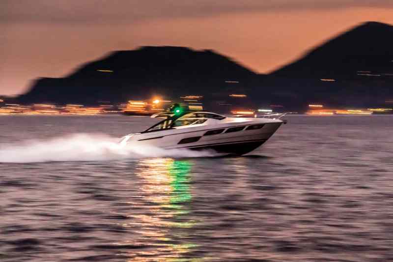 Pershing Yachts, Pershing 5X