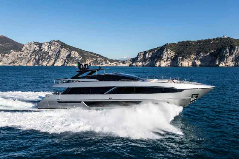 Riva Yachts, Riva 100 Corsaro