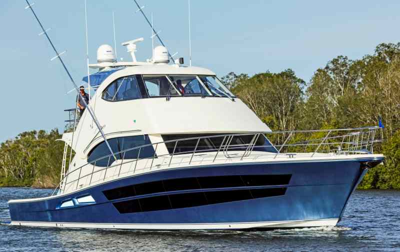 Riviera 77 Enclosed Flybridge Riviera 77 Enclosed Flybridge