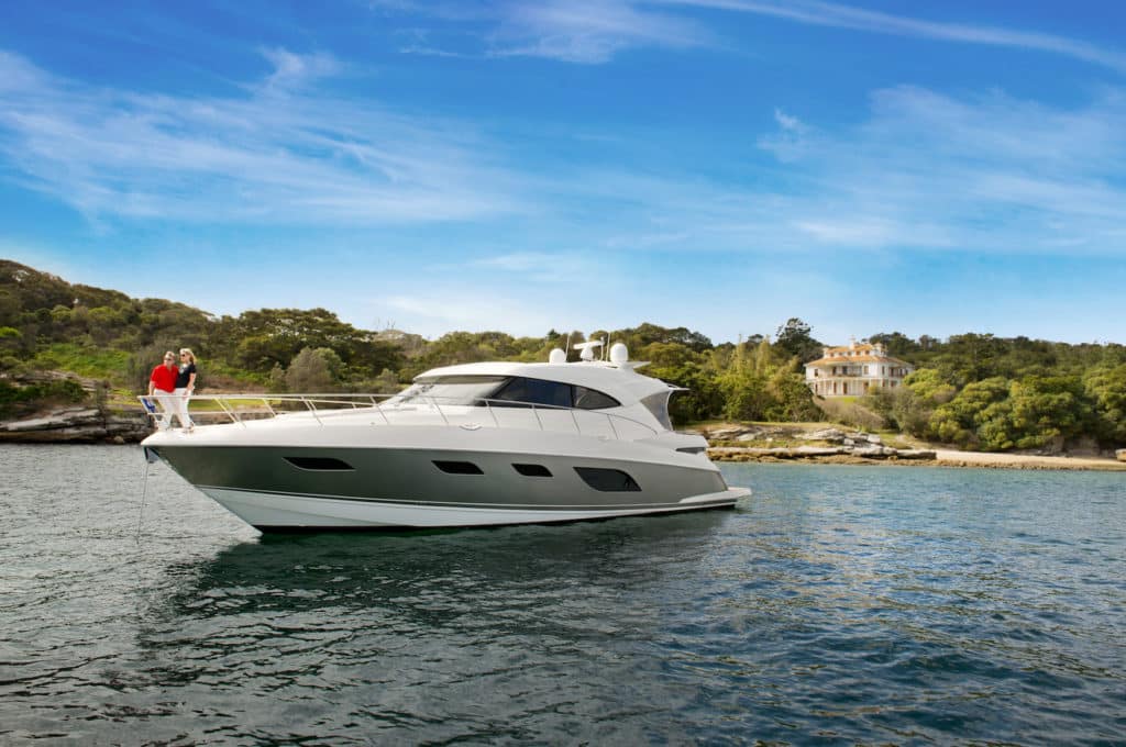 Riviera 6000 Sport Yacht