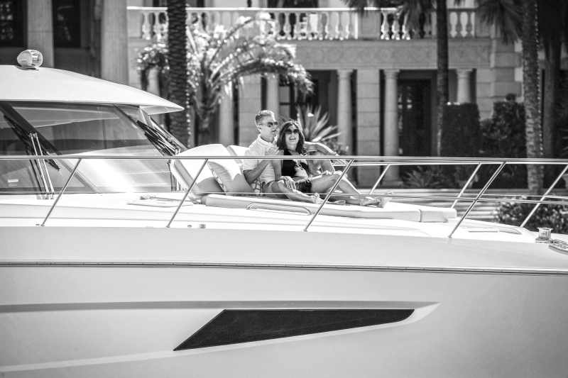 Riviera 5400 Sport Yacht