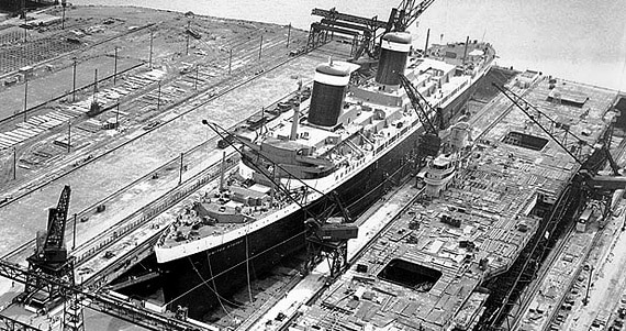 SS United States The SS United States was designed with a 101-foot beam so that she could get through the Panama Canal with 2 feet of clearance on either side.