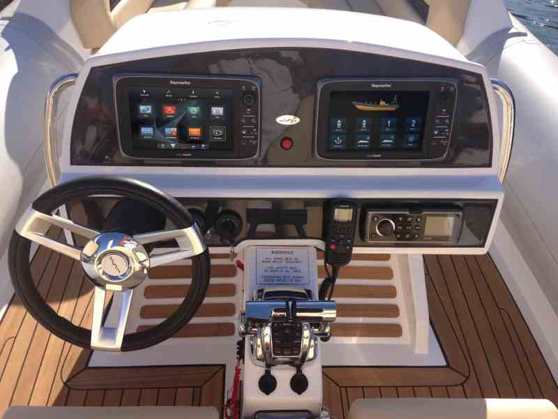 The Wahoo LX600 superyacht tender has a full Raymarine electronics suite.