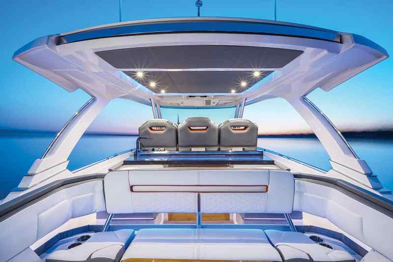 Tiara Sport 38 LS hardtop