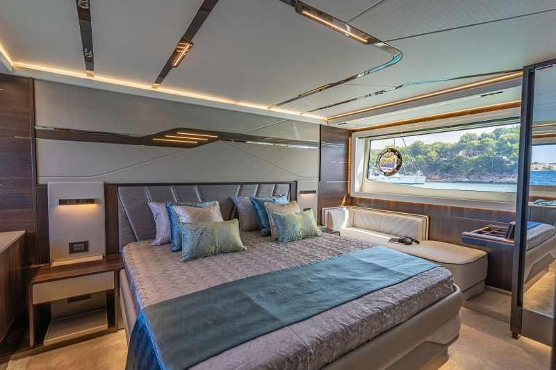 Sunseeker 65 Sport Yacht