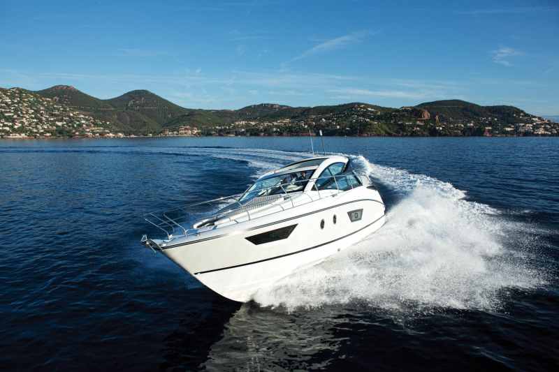 YTG0122_CLY01 Beneteau GT 40