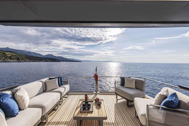 Absolute Yachts 60 Fly