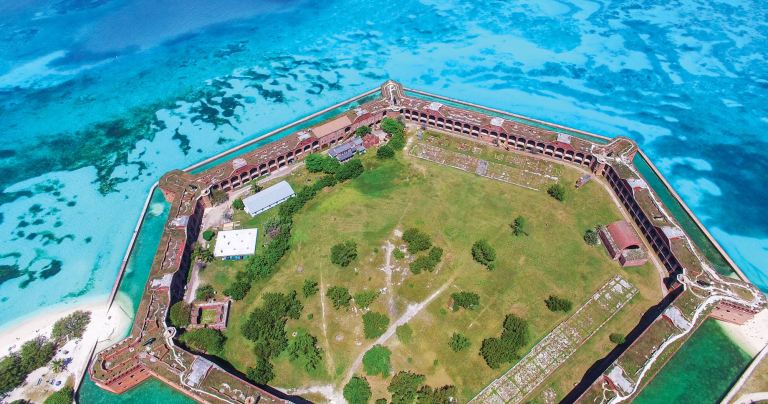 YTG0222_DES_2 Fort Jefferson