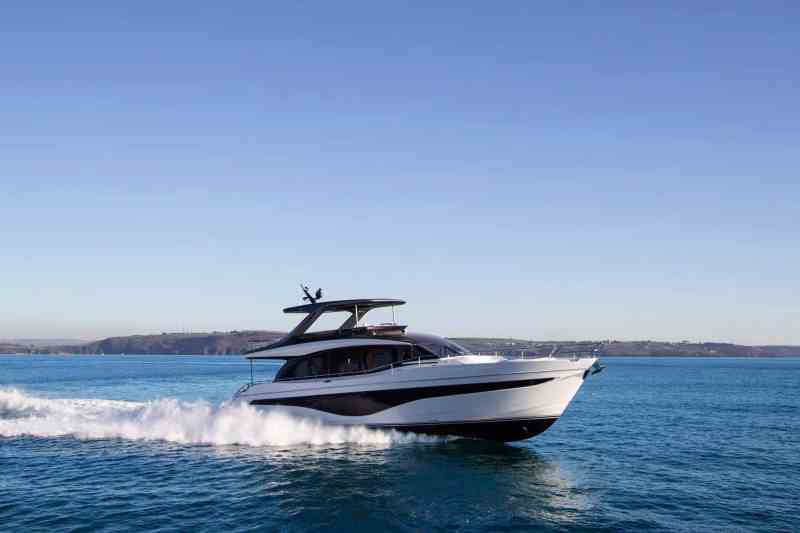 y72-exterior-white-hull-1 Princess Y72