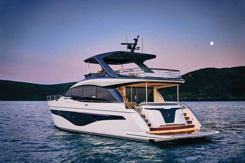 Princess Yachts Y72